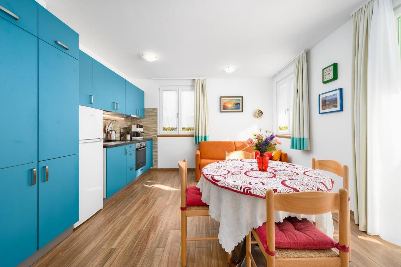 Andrea House With Apartments Umag Exterior foto
