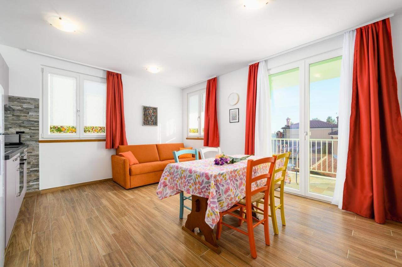 Andrea House With Apartments Umag Exterior foto