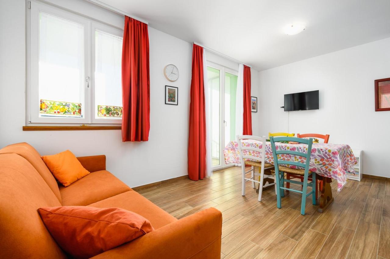 Andrea House With Apartments Umag Exterior foto